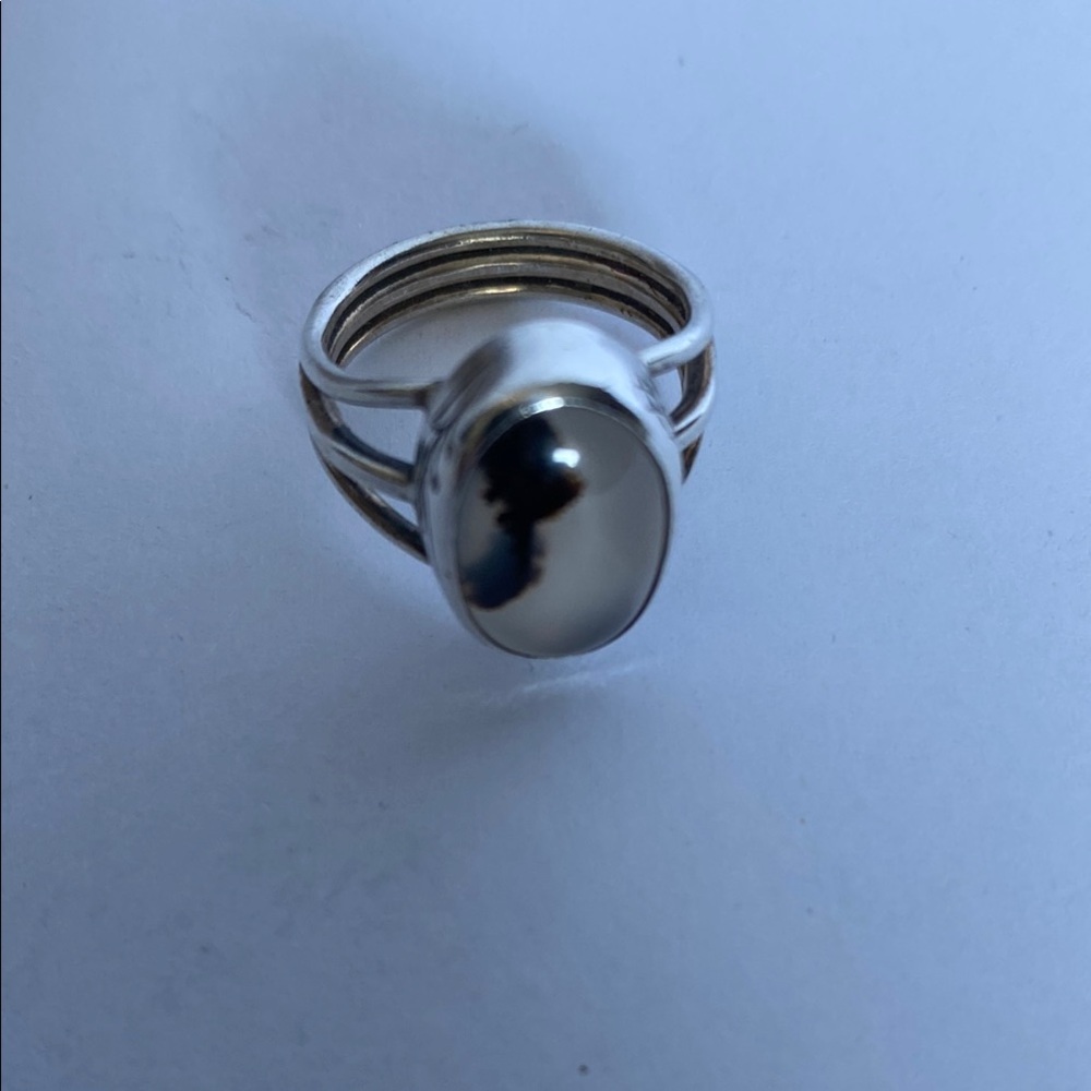 Elegant Silver Women's Ring